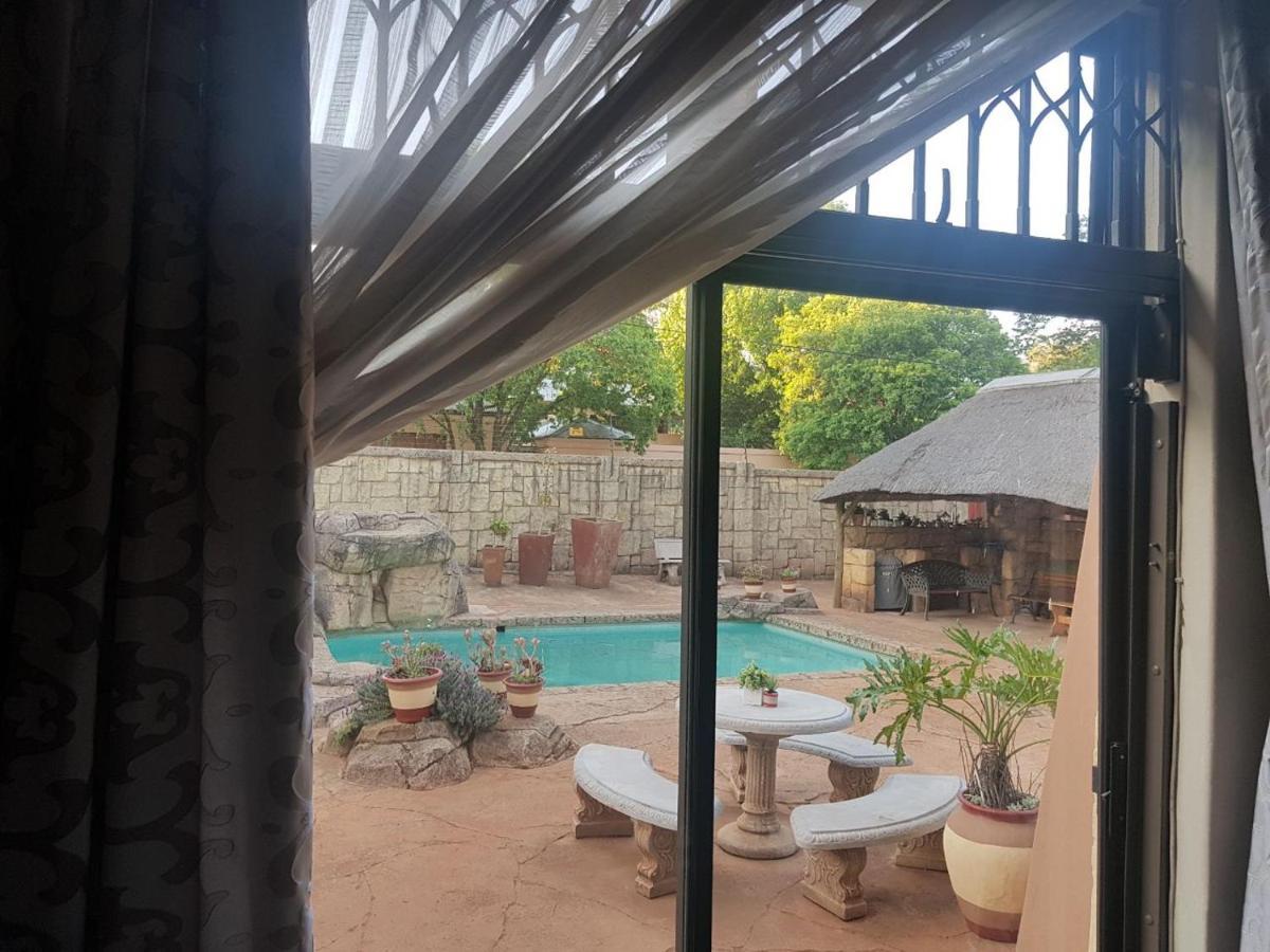 Upper Houghton Guesthouse Johannesburg Exteriör bild